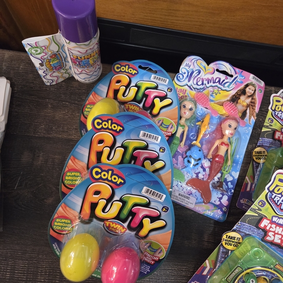 Colorful Kids' Toy Bundle - Picture 6 of 8
